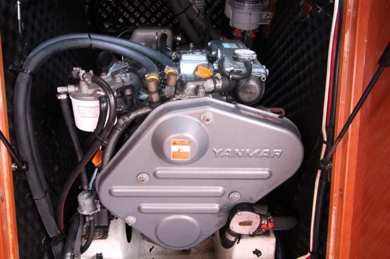 Slide: The Image of Yanmar engine in 2016 Beneteau Oceanis 40 sailboat, detailed view. - 18