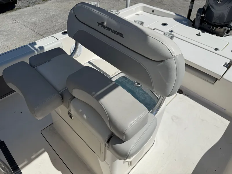 Slide: The Image of Avenger Avenger AV26 2022 - 12