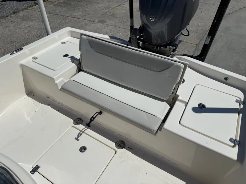 Slide: The Image of Avenger Avenger AV26 2022 - 4