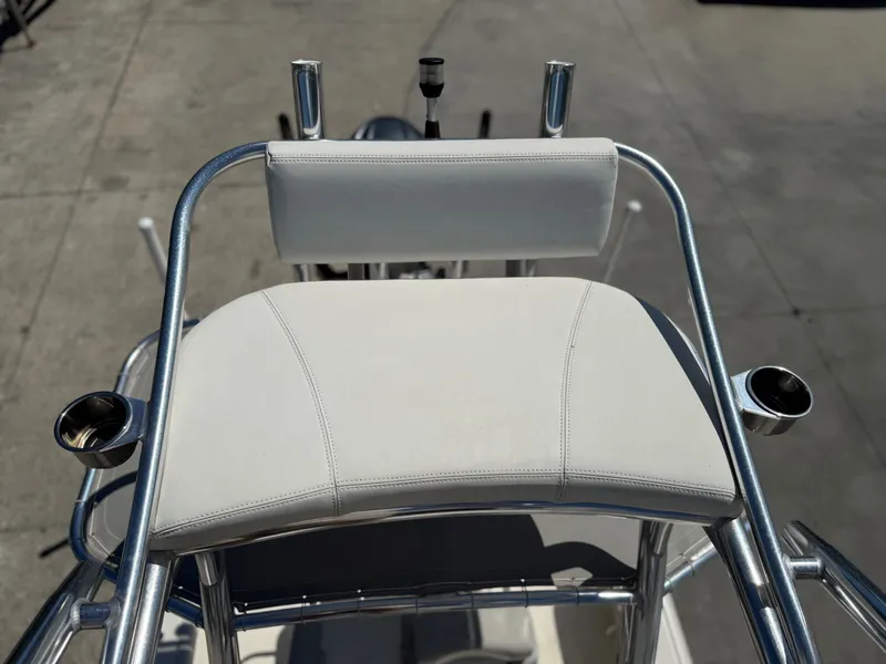 Slide: The Image of Avenger Avenger AV26 2022 - 6