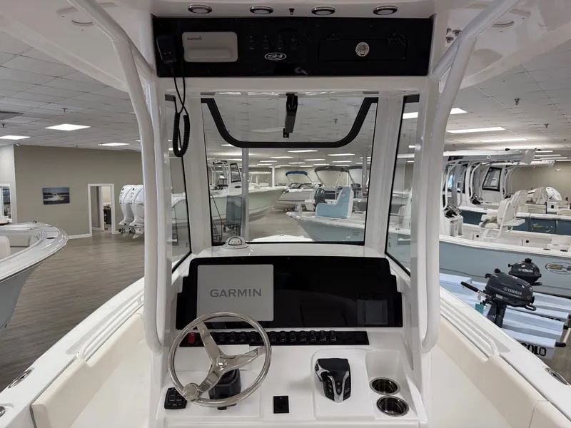 Slide: The Image of Sea Hunt Ultra 235 SE 2025 - 6