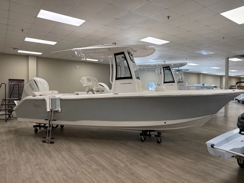 Slide: The Image of Sea Hunt Ultra 235 SE 2025 - 9