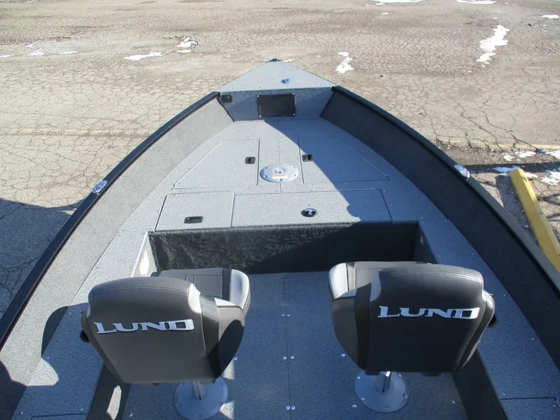 Slide: The Image of Lund Angler 1650 Tiller 2026 - 7