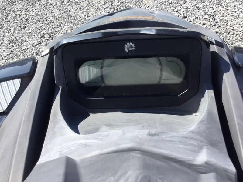 Slide: The Image of Sea-Doo GTX 300 2021 - 6