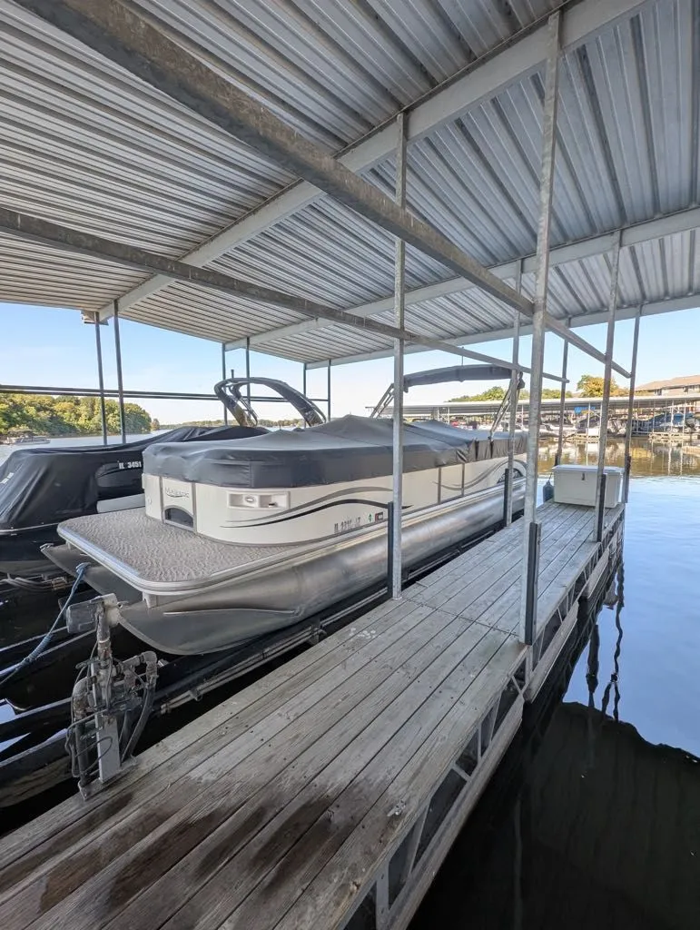 Slide: The Image of Starcraft Majestic 256 RE CR 2006 - 4