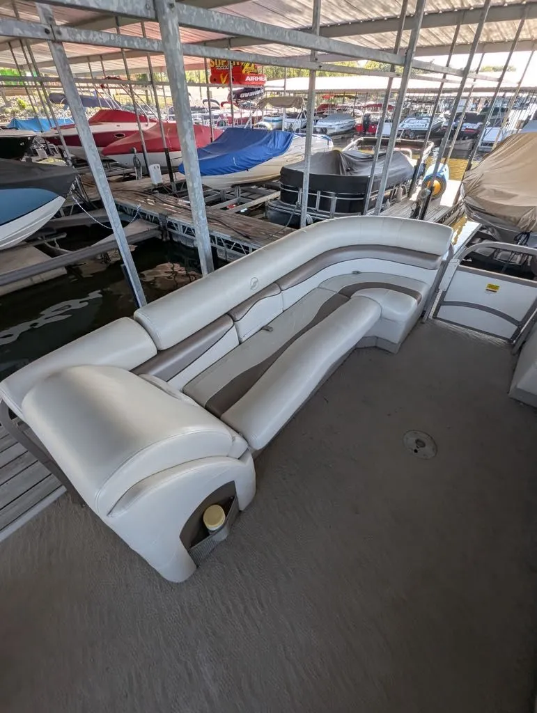 Slide: The Image of Starcraft Majestic 256 RE CR 2006 - 5