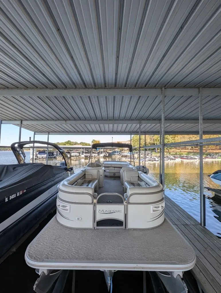 Slide: The Image of Starcraft Majestic 256 RE CR 2006 - 8