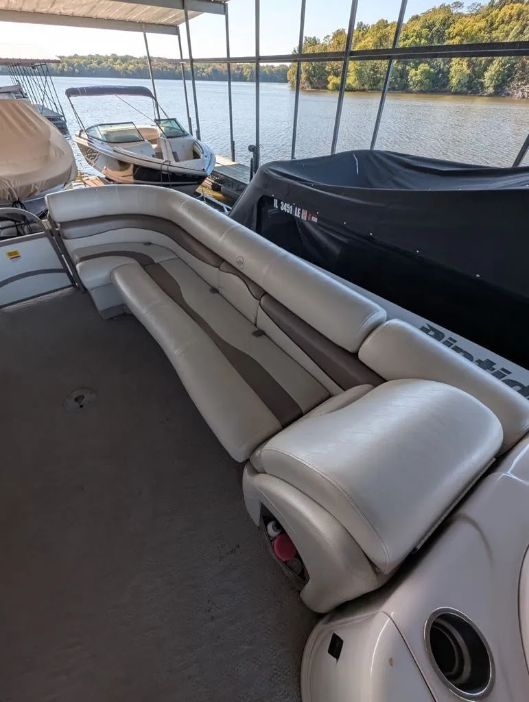 Slide: The Image of Starcraft Majestic 256 RE CR 2006 - 9