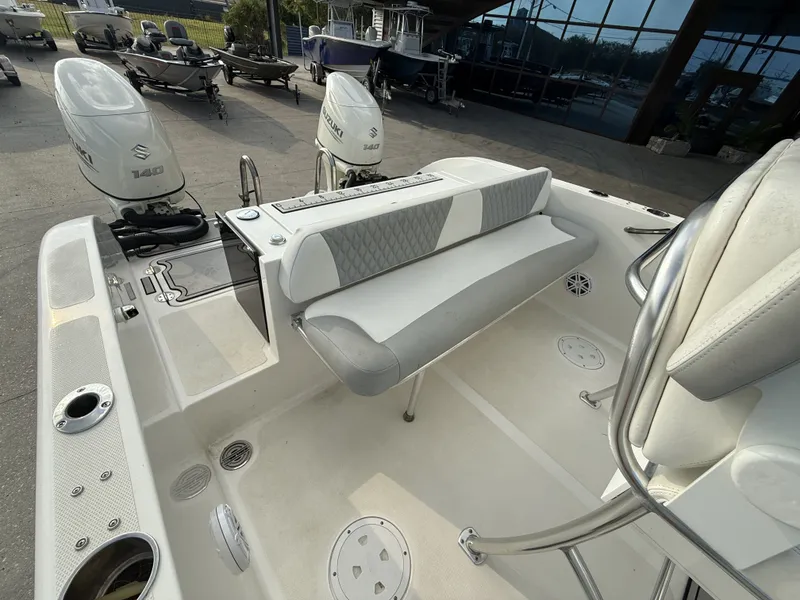 Slide: The Image of Twin Vee 240 GFX CC 2020 - 19