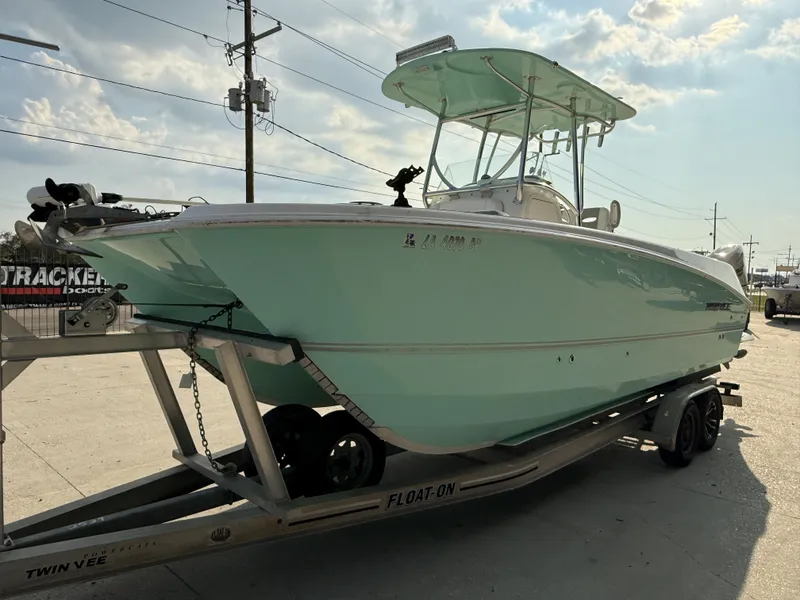 Slide: The Image of Twin Vee 240 GFX CC 2020 - 3