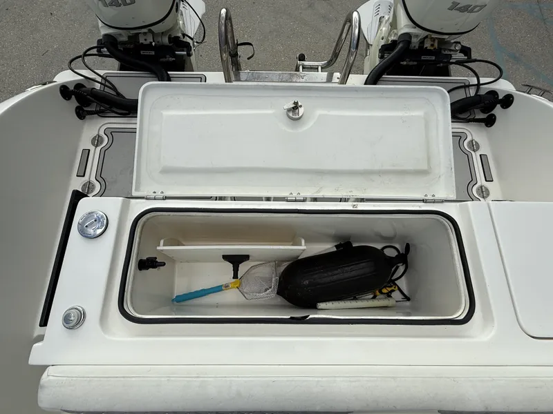 Slide: The Image of Twin Vee 240 GFX CC 2020 - 8