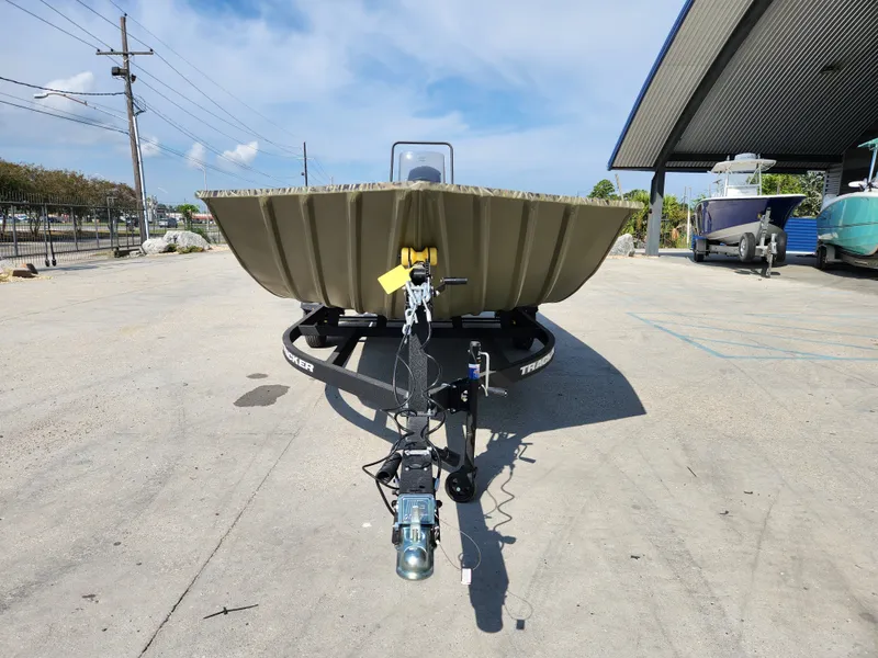 Slide: The Image of Tracker Grizzly 2072 CC 2025 - 3