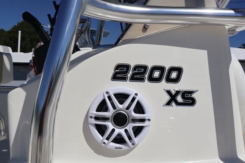 Slide: The Image of Bulls Bay 2200 XS 2026 - 17