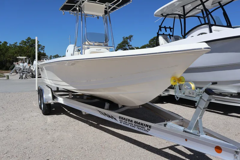 Slide: The Image of Bulls Bay 2200 XS 2026 - 19