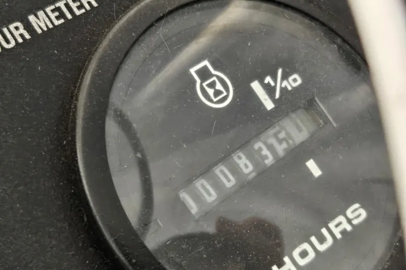 Slide: The Image of Hour meter reading 835 on 1992 Carver 36 Aft Cabin boat. - 25
