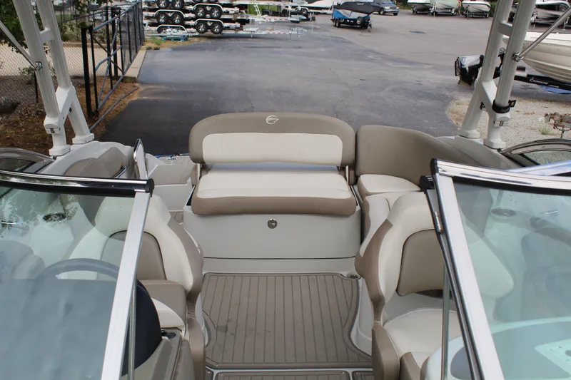 Slide: The Image of Crownline Boats Eclipse E255 2019 - 8