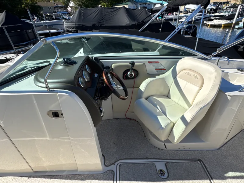 Slide: The Image of Sea Ray 260 SUNDECK 2009 - 13