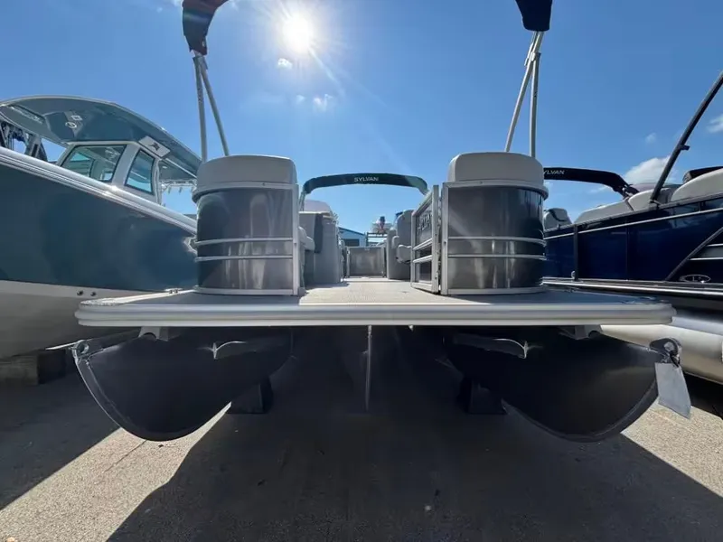 Slide: The Image of Sylvan Mirage 8520 LZ 2025 - 5