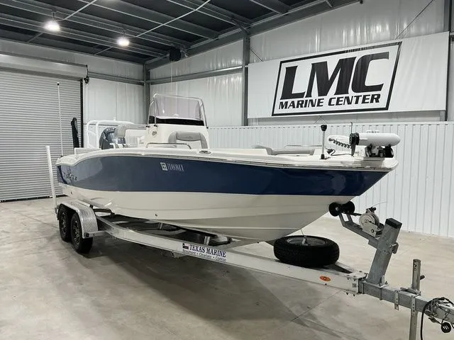 Slide: The Image of NauticStar 231 Hybrid 2021 - 14