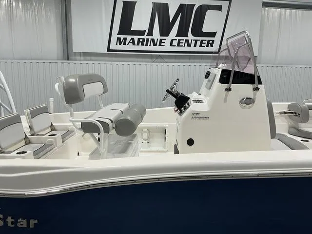 Slide: The Image of NauticStar 231 Hybrid 2021 - 17