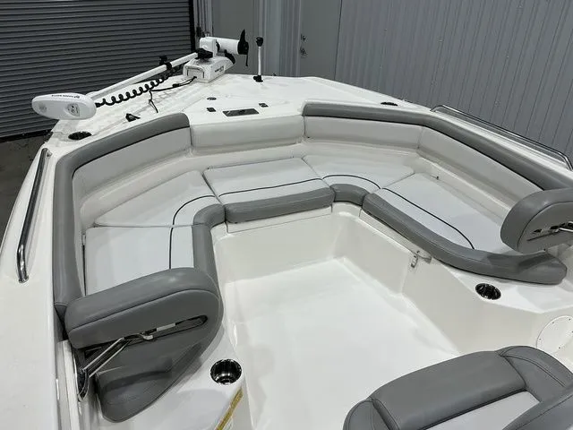 Slide: The Image of NauticStar 231 Hybrid 2021 - 19