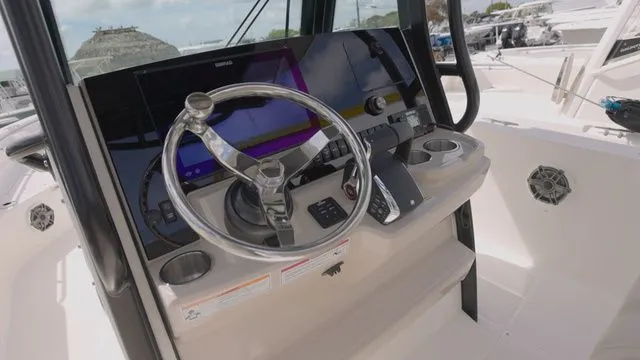 Slide: The Image of Boston Whaler 280 Dauntless 2024 - 10