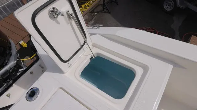 Slide: The Image of Boston Whaler 280 Dauntless 2024 - 13