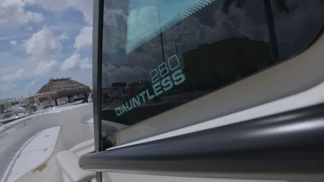 Slide: The Image of Boston Whaler 280 Dauntless 2024 - 14