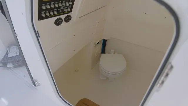 Slide: The Image of Boston Whaler 280 Dauntless 2024 - 6