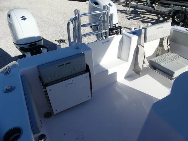 Slide: The Image of Twin Vee 260 Center Console GFX2 2026 - 18