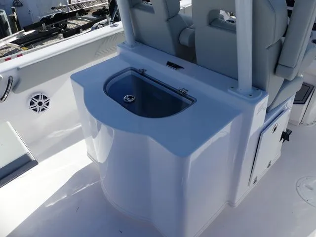 Slide: The Image of Twin Vee 260 Center Console GFX2 2026 - 19