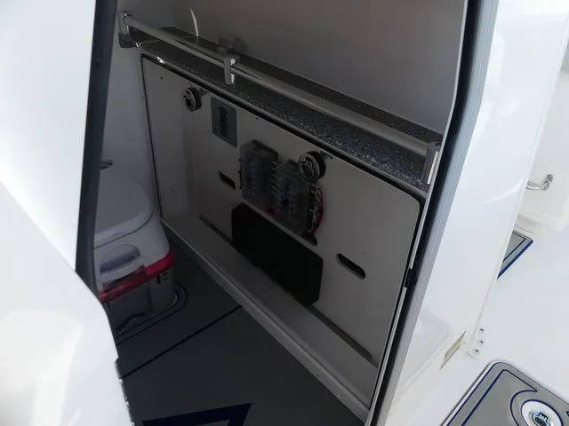 Slide: The Image of Twin Vee 260 Center Console GFX2 2026 - 24