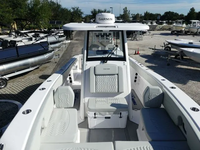 Slide: The Image of Twin Vee 260 Center Console GFX2 2026 - 9