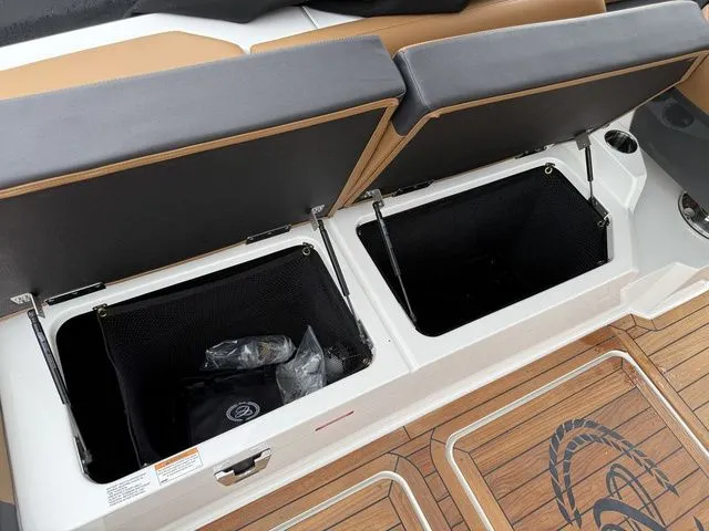 Slide: The Image of Cobalt R31 Sterndrive 2026 - 13