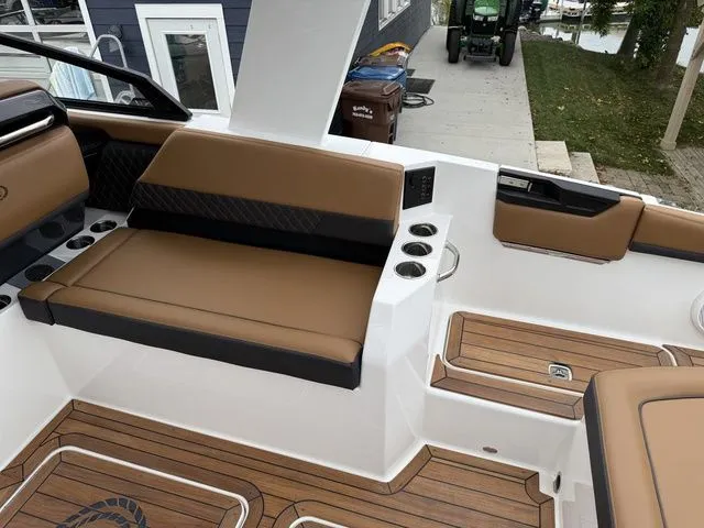 Slide: The Image of Cobalt R31 Sterndrive 2026 - 14