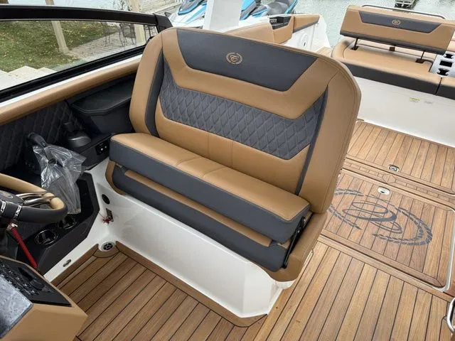 Slide: The Image of Cobalt R31 Sterndrive 2026 - 31