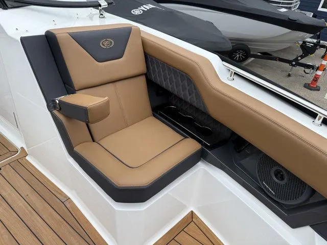 Slide: The Image of Cobalt R31 Sterndrive 2026 - 43