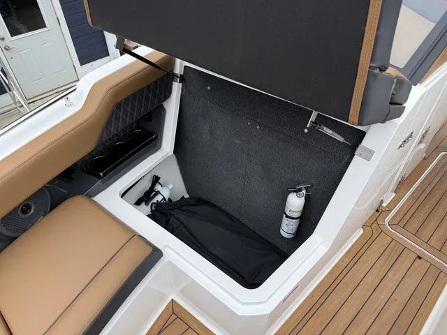 Slide: The Image of Cobalt R31 Sterndrive 2026 - 46