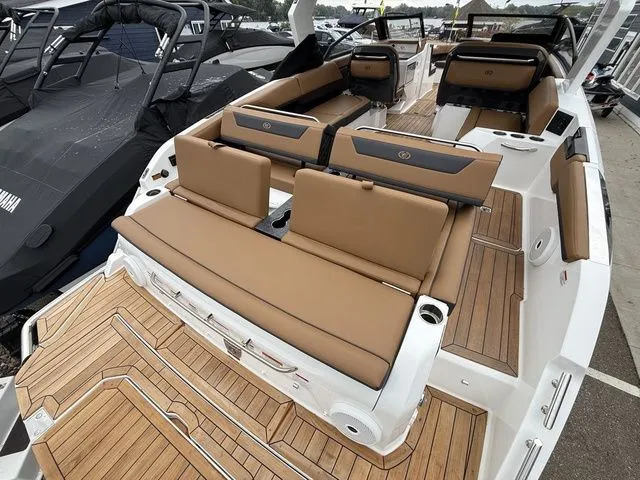 Slide: The Image of Cobalt R31 Sterndrive 2026 - 7