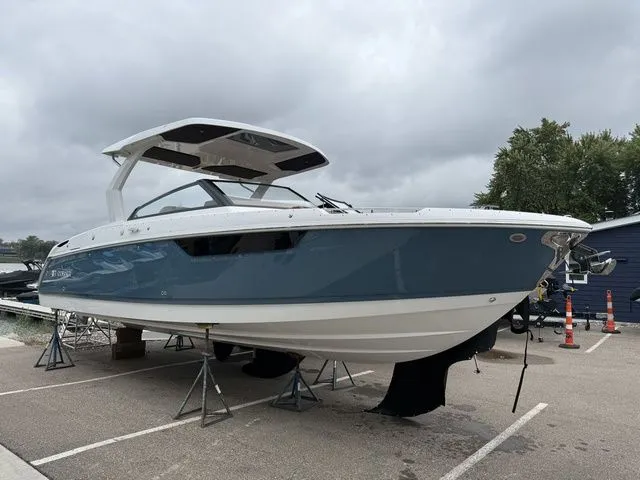 Slide: The Image of Cobalt R31 Sterndrive 2026 - 1