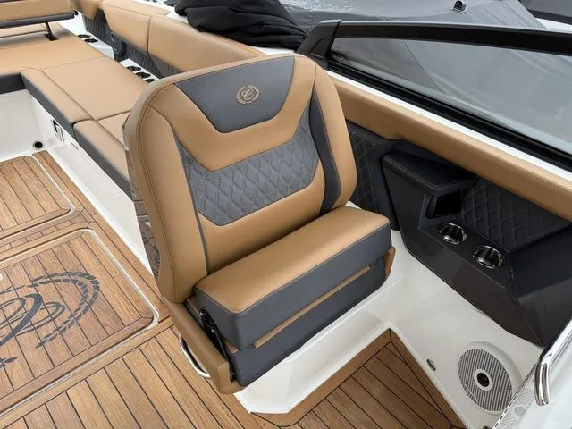 Slide: The Image of Cobalt R31 Sterndrive 2026 - 22