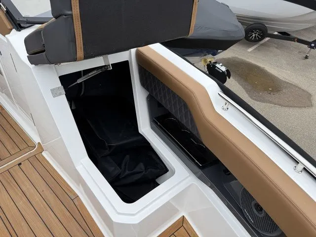 Slide: The Image of Cobalt R31 Sterndrive 2026 - 44