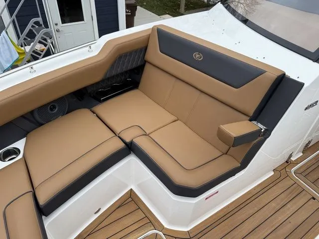 Slide: The Image of Cobalt R31 Sterndrive 2026 - 45