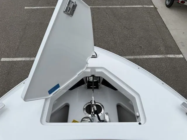 Slide: The Image of Cobalt R31 Sterndrive 2026 - 49