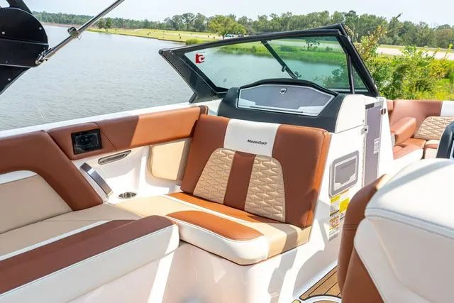 Slide: The Image of MasterCraft X22 2022 - 7