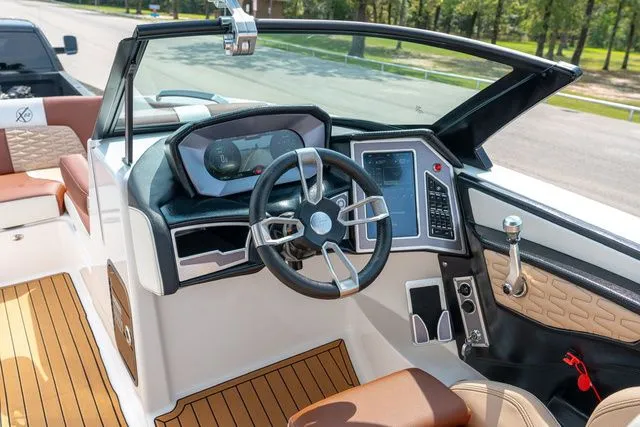 Slide: The Image of MasterCraft X22 2022 - 9