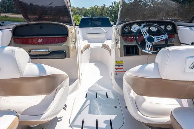 Slide: The Image of Four Winns H220 2008 - 6