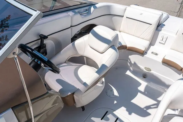 Slide: The Image of Four Winns H220 2008 - 8