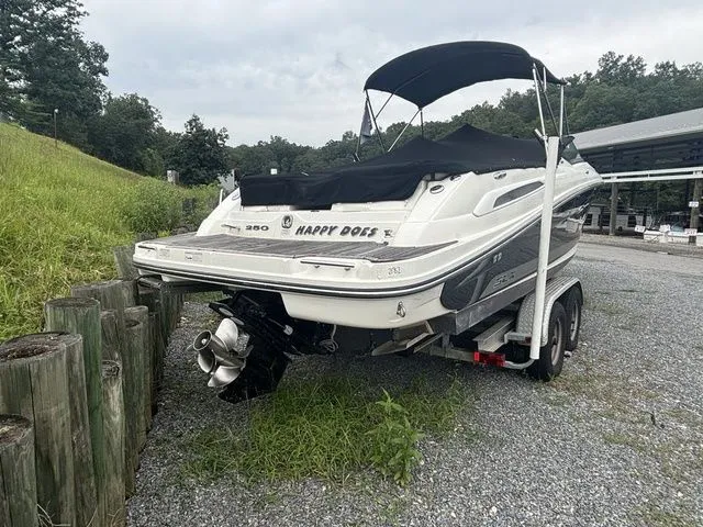 Slide: The Image of Sea Ray 250 SLX 2011 - 3