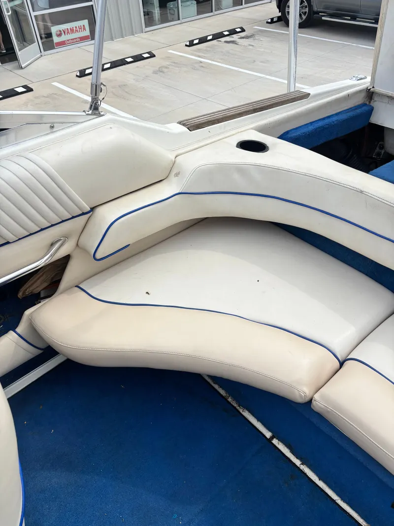 Slide: The Image of Sea Ray 240 Signature 1997 - 14